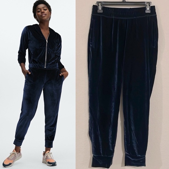 Fabletics Women’s Luxe Velour Joggers Small Blue Loungewear Gorpcore Activewear - Picture 1 of 17